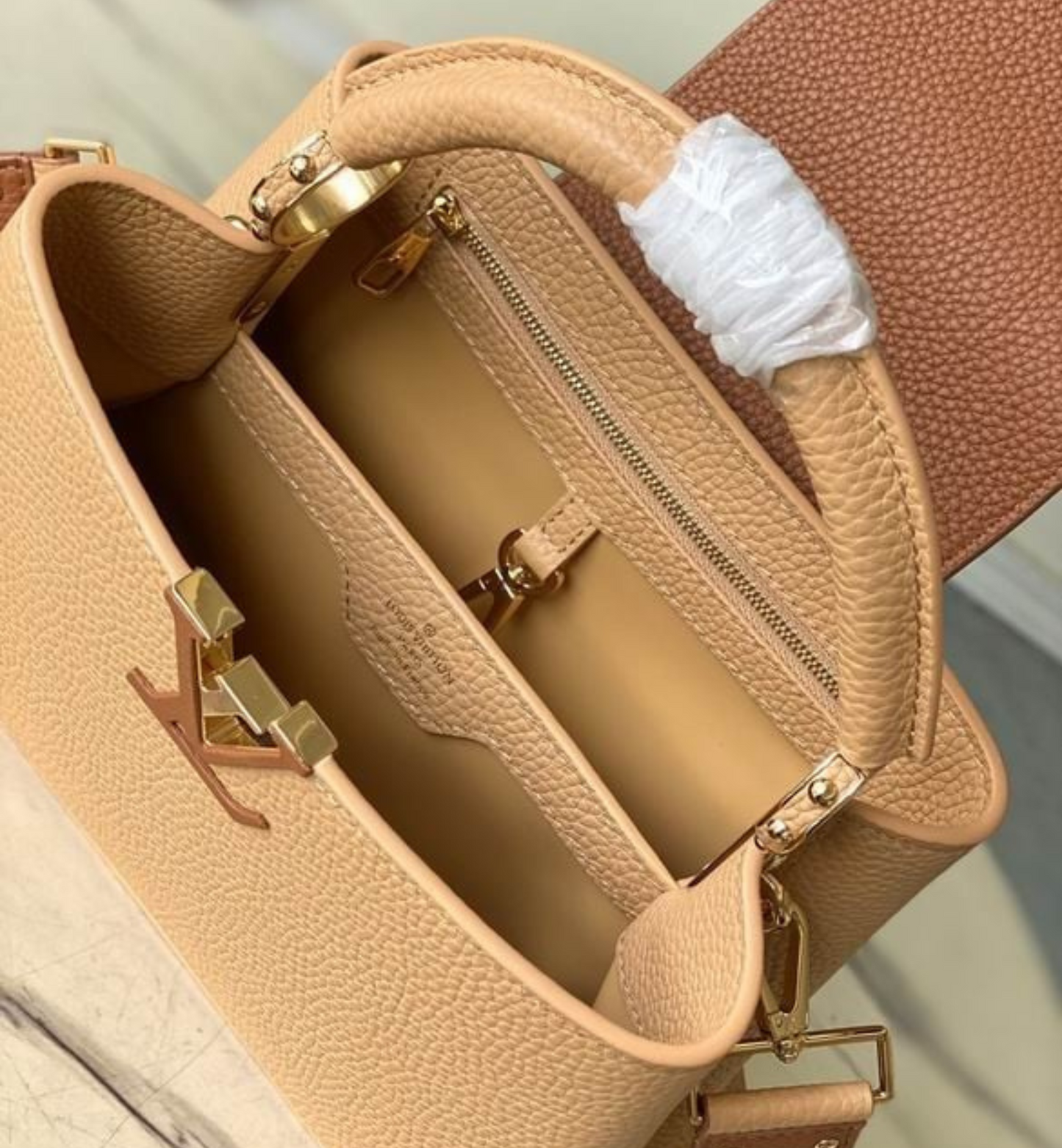 Bolsa Louis Vuitton Capucines