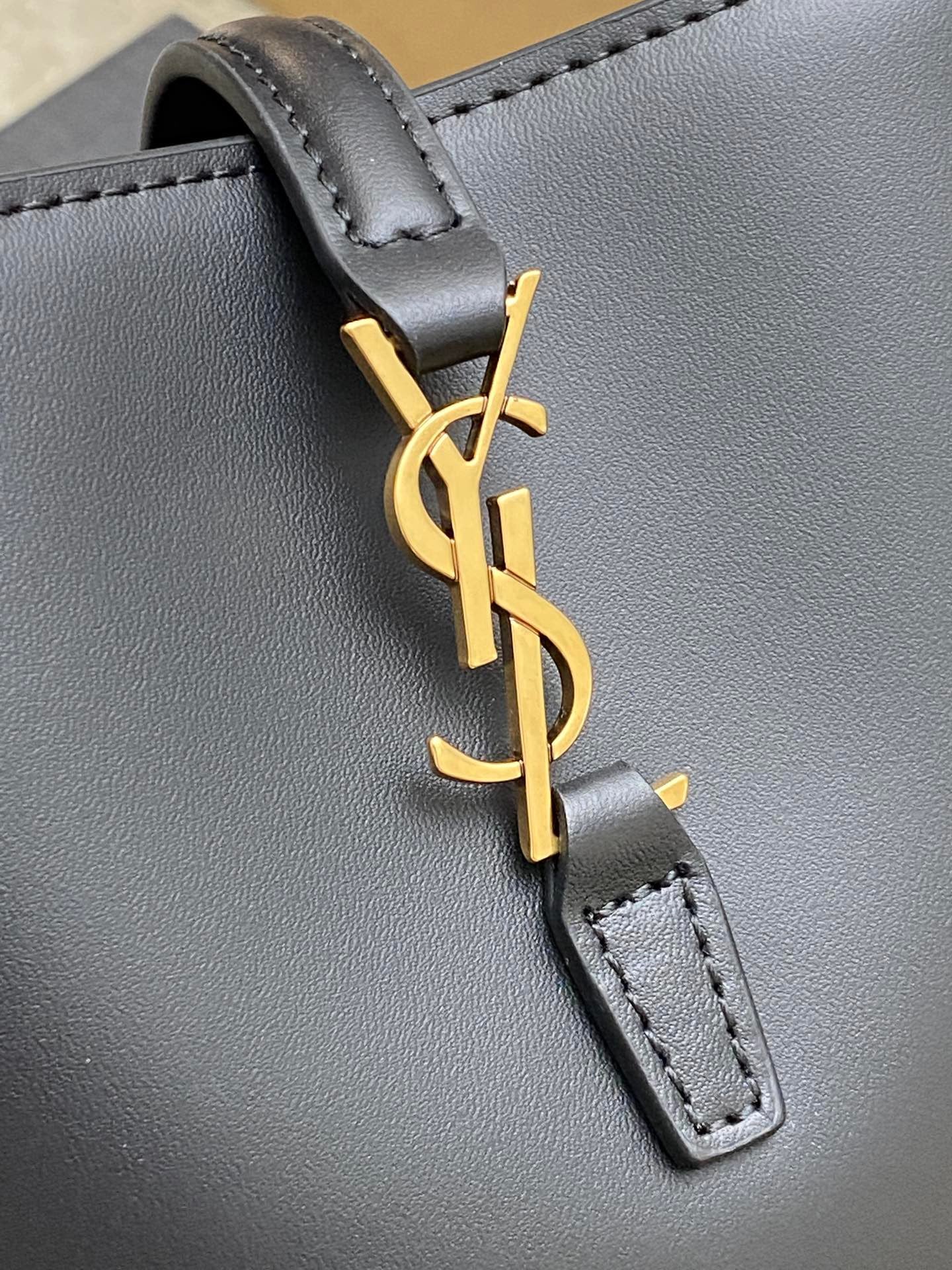 Bolsa Saint Laurent Le 37
