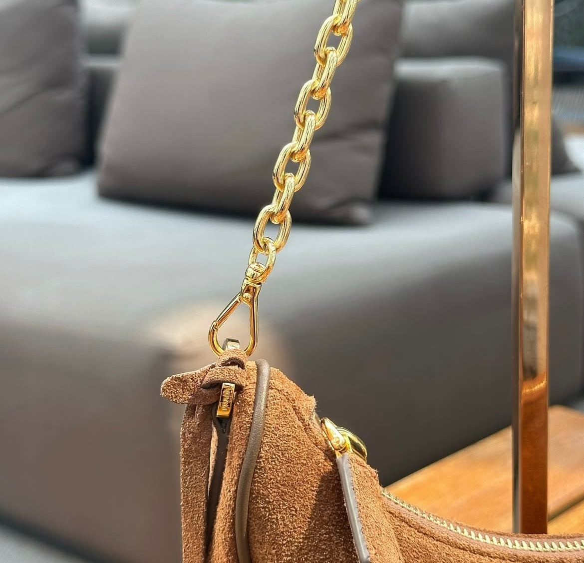 Bolsa Prada Re-Edition Mini Camurça