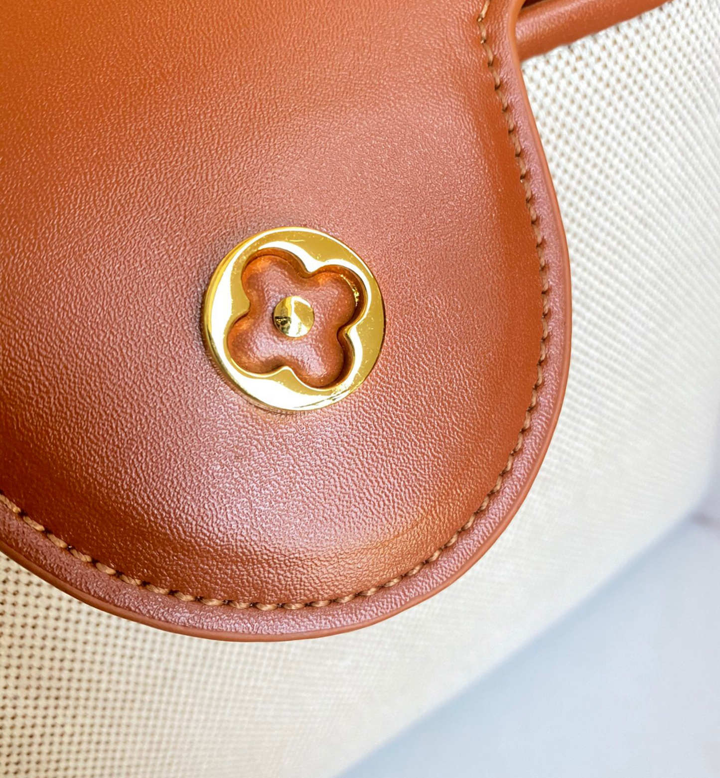 Bolsa Louis Vuitton Capucines