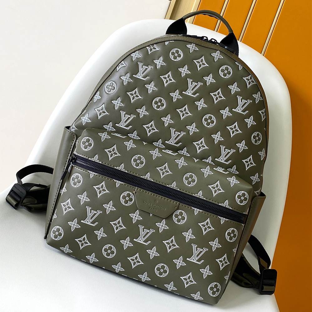 Louis Vuitton Discovery PM