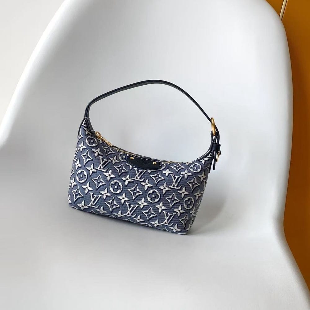 Louis Vuitton Pochette Hills