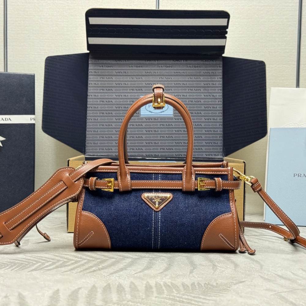 Prada Bonnie Small