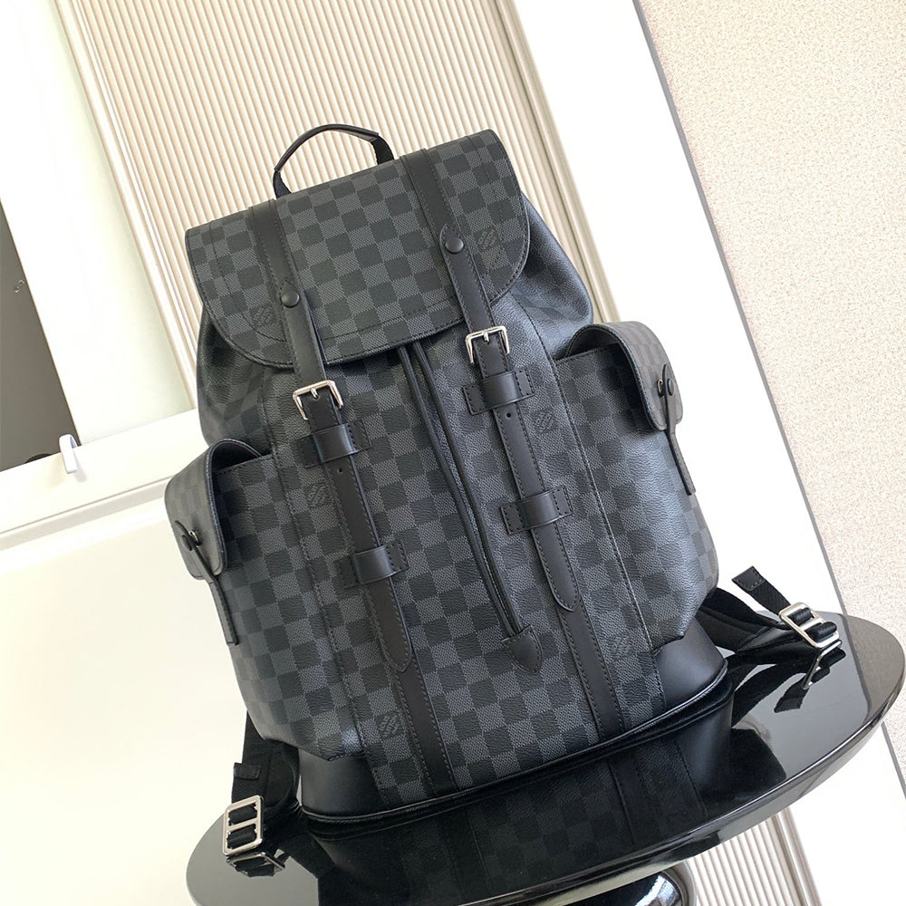 Louis Vuitton Christopher MM
