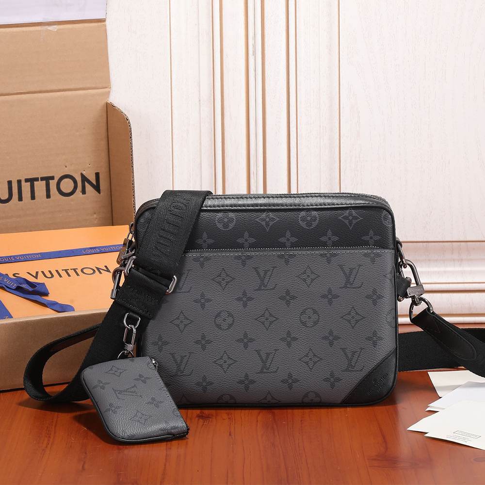 Louis Vuitton Trio Messenger