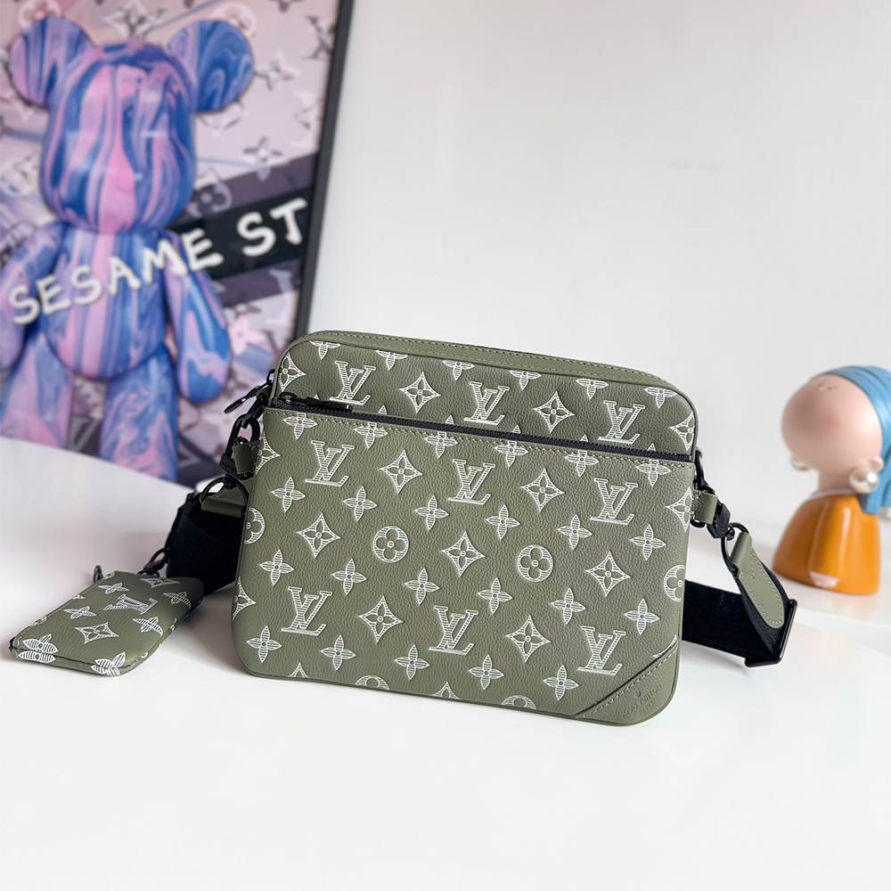 Louis Vuitton Trio Messenger