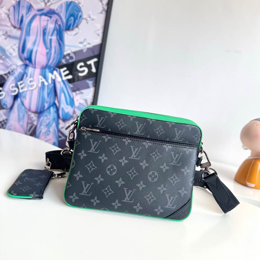 Louis Vuitton Trio Messenger