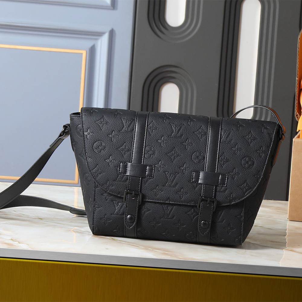 Louis Vuitton Christopher Messenger