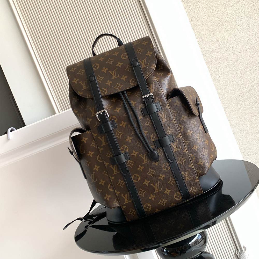 Louis Vuitton Christopher MM