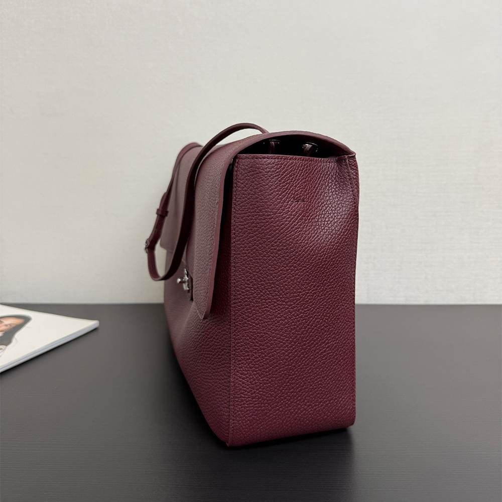 Chanel Maxi Flapbag