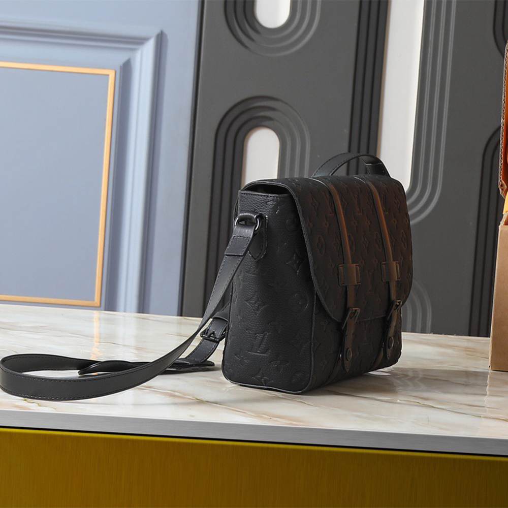 Louis Vuitton Christopher Messenger