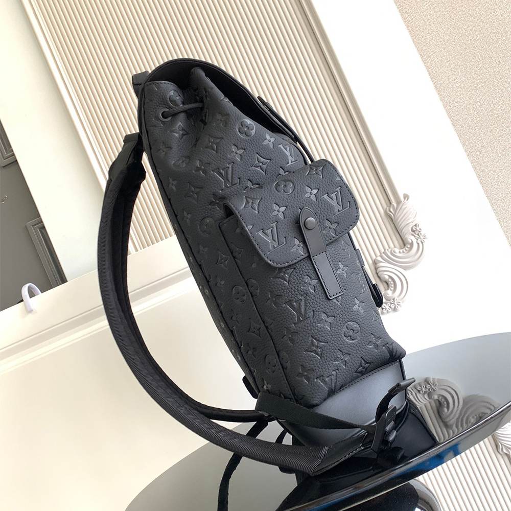 Louis Vuitton Christopher MM