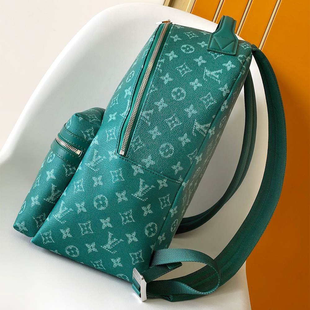 Louis Vuitton Discovery PM