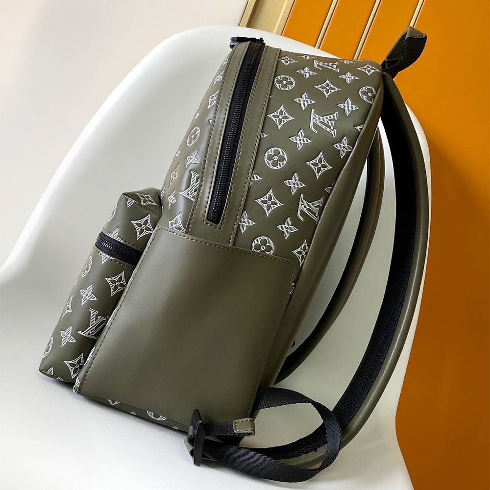 Louis Vuitton Discovery PM