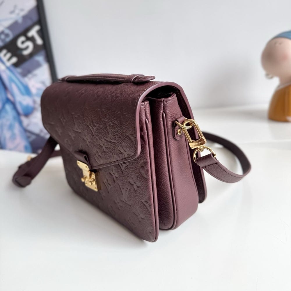 Louis Vuitton Pochette Métis