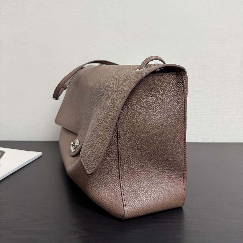 Chanel Maxi Flapbag