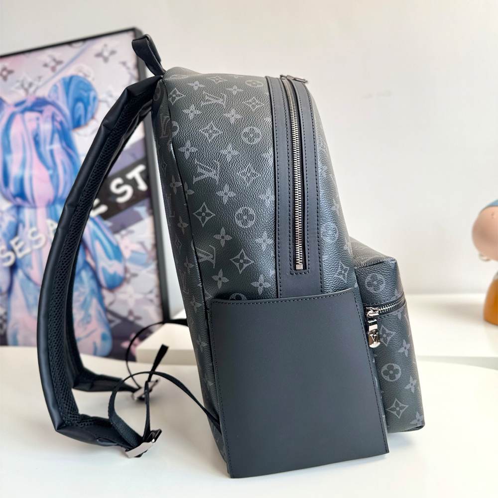 Louis Vuitton Discovery MM