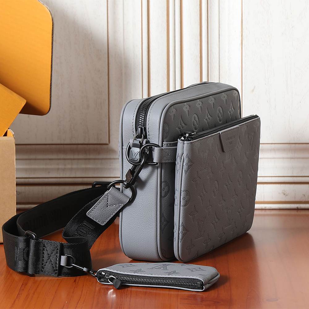 Louis Vuitton Trio Messenger