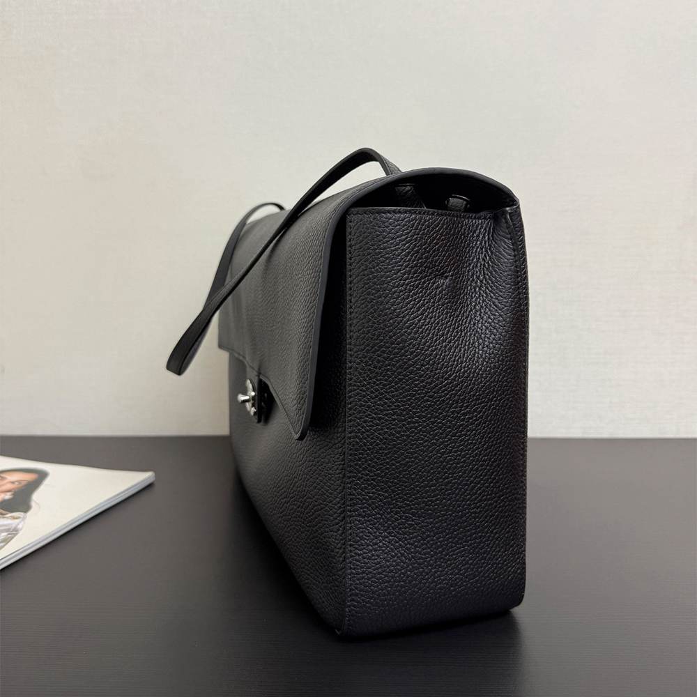 Chanel Maxi Flapbag