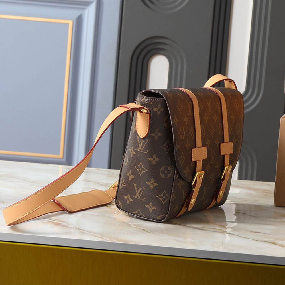 Louis Vuitton Christopher Messenger