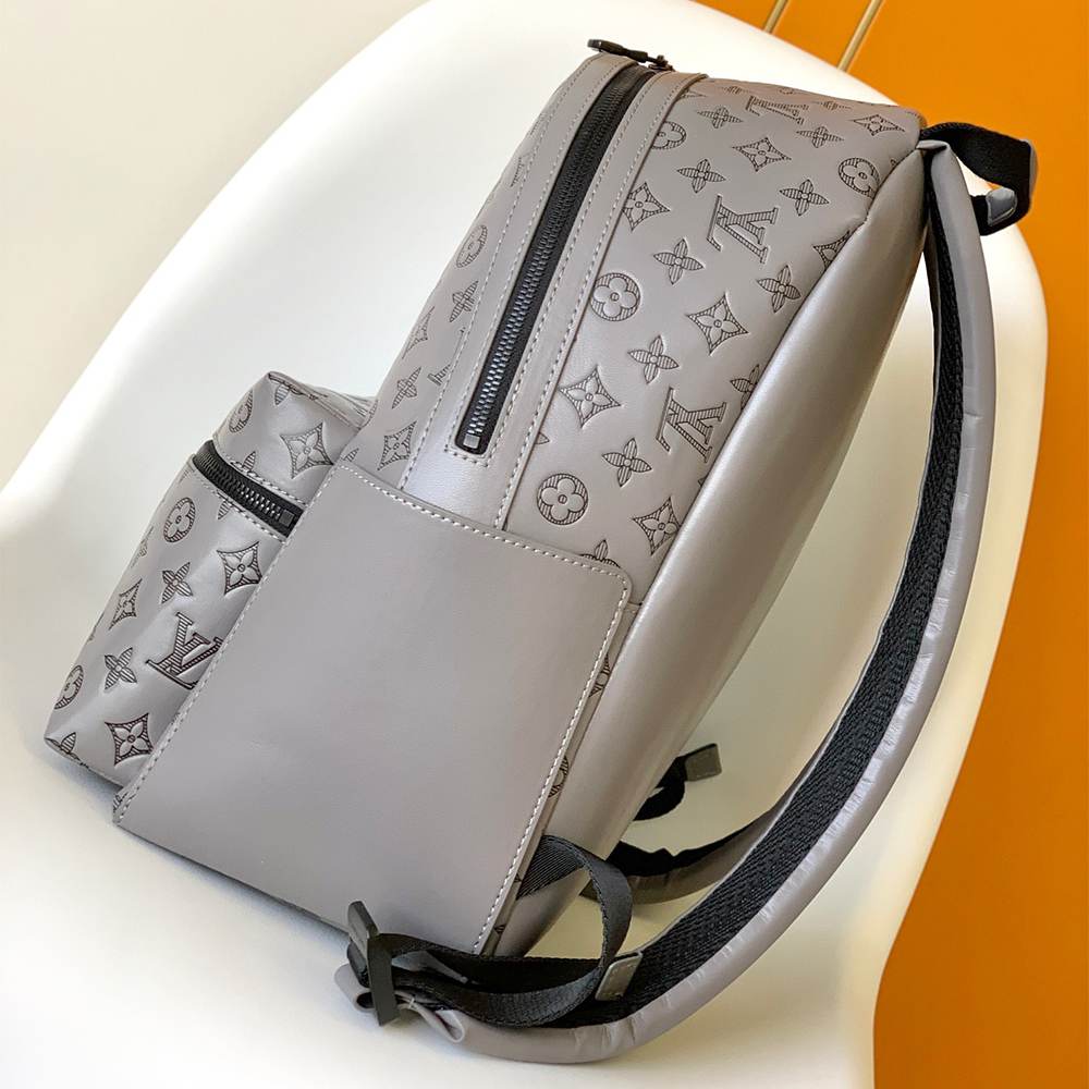 Louis Vuitton Discovery PM