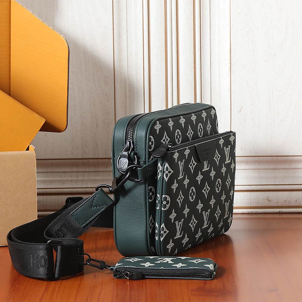 Louis Vuitton Trio Messenger