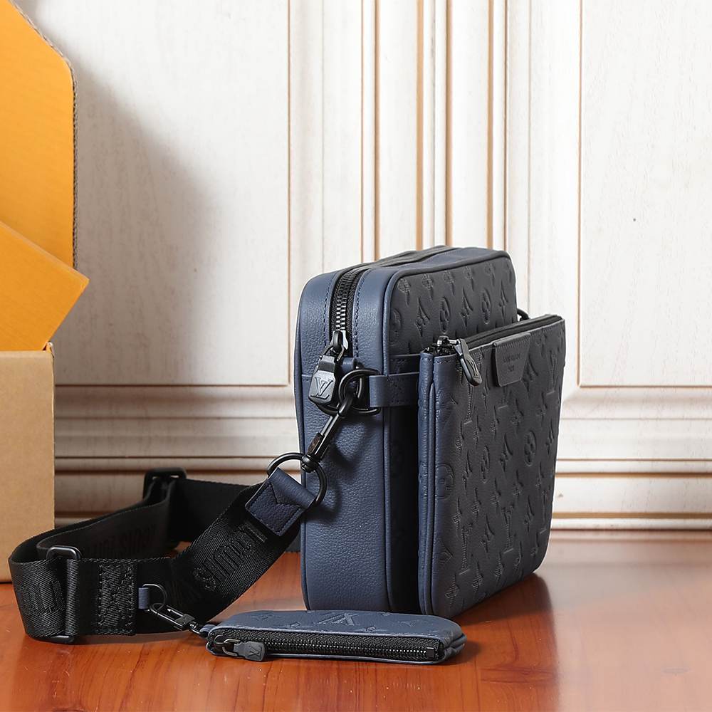 Louis Vuitton Trio Messenger