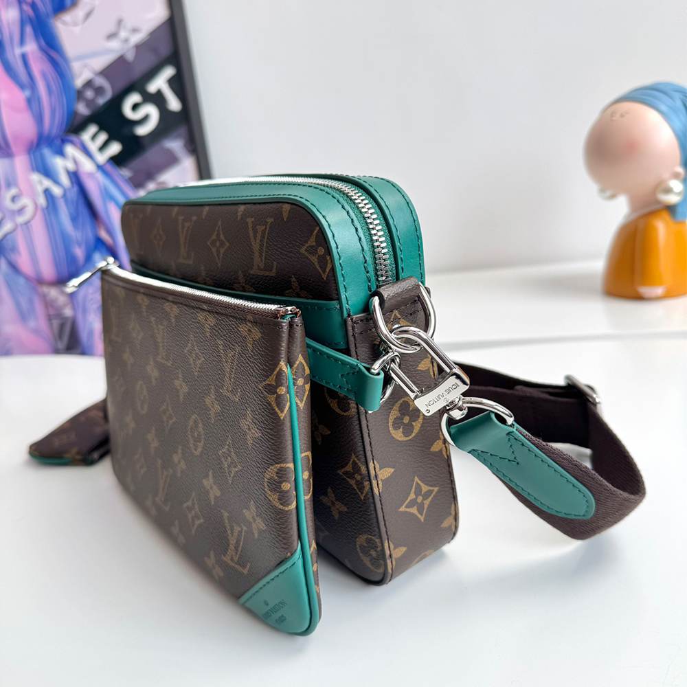 Louis Vuitton Trio Messenger