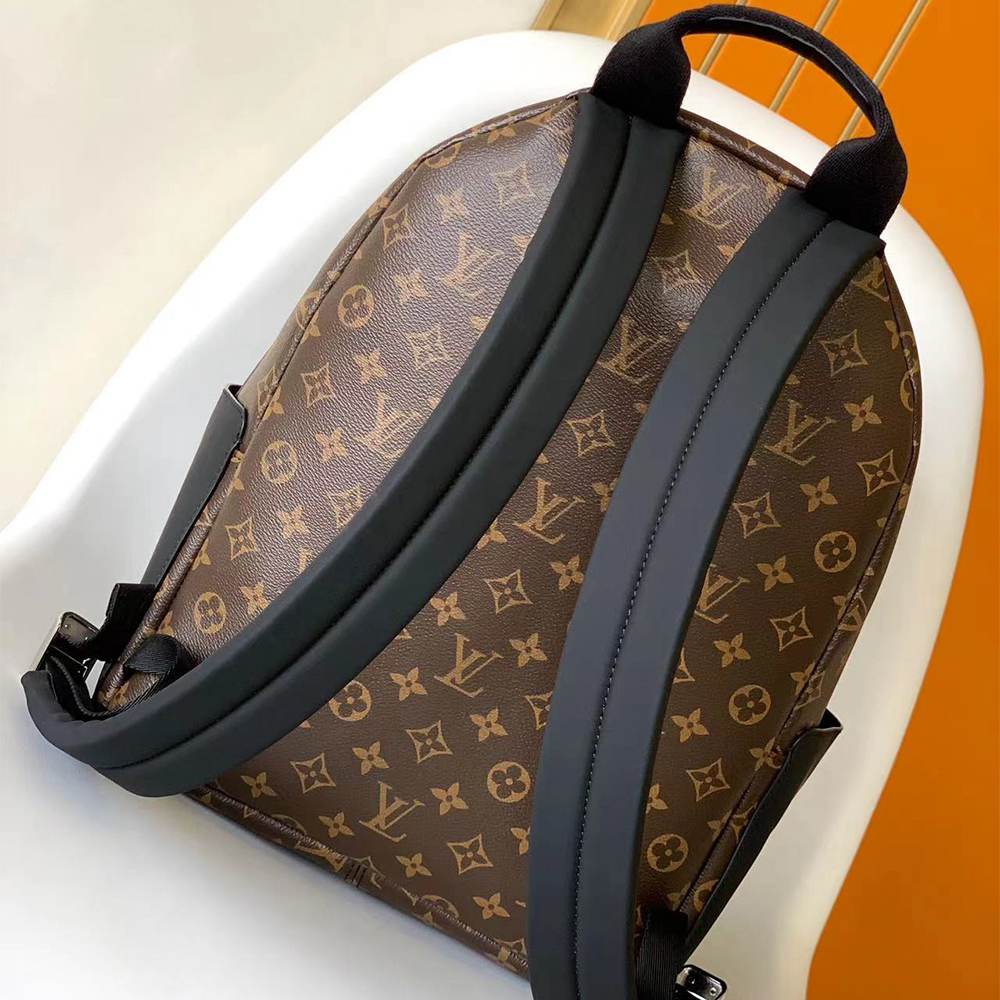 Louis Vuitton Discovery PM