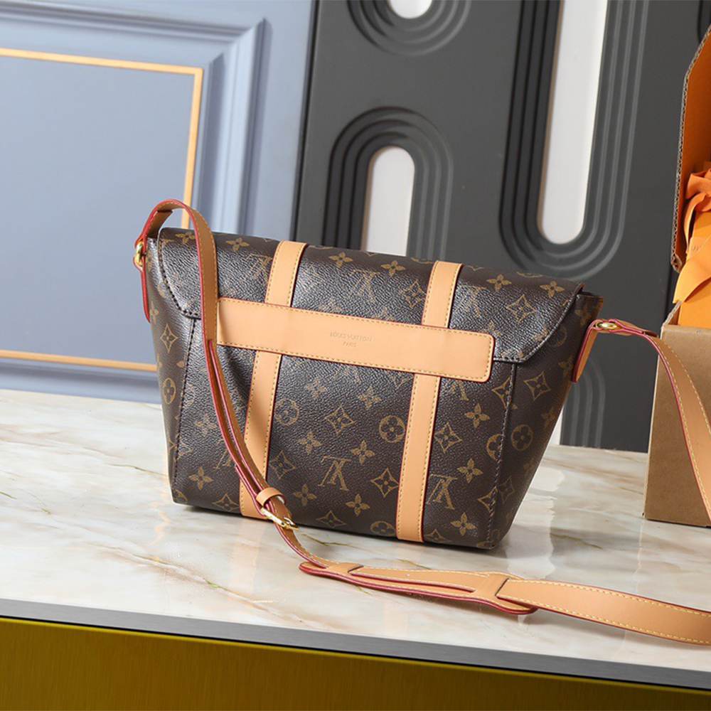 Louis Vuitton Christopher Messenger