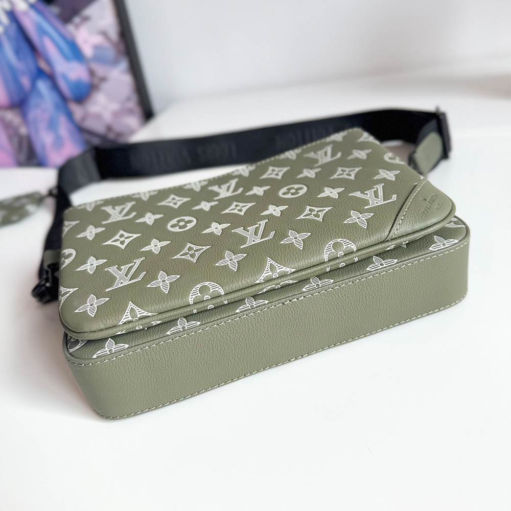Louis Vuitton Trio Messenger