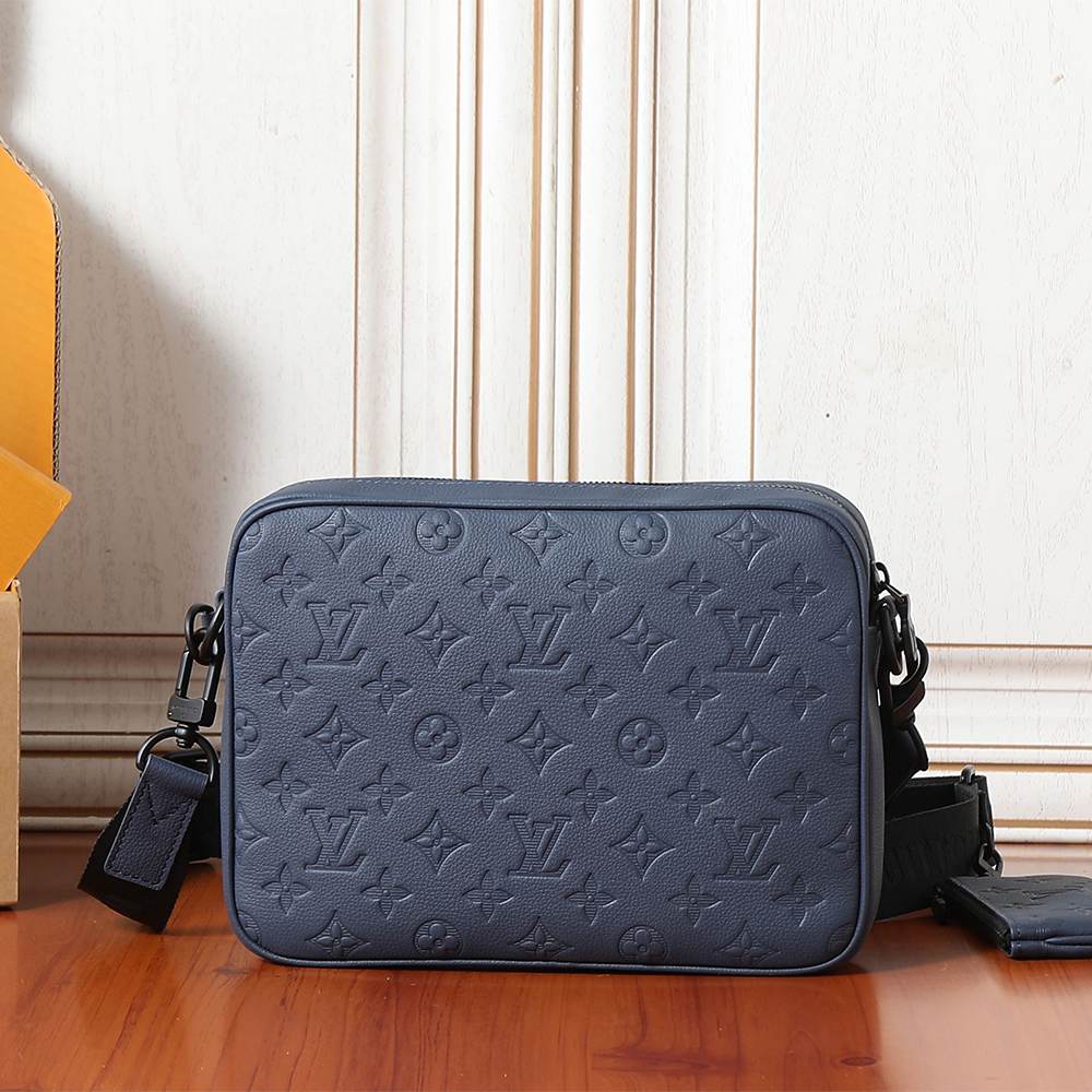 Louis Vuitton Trio Messenger