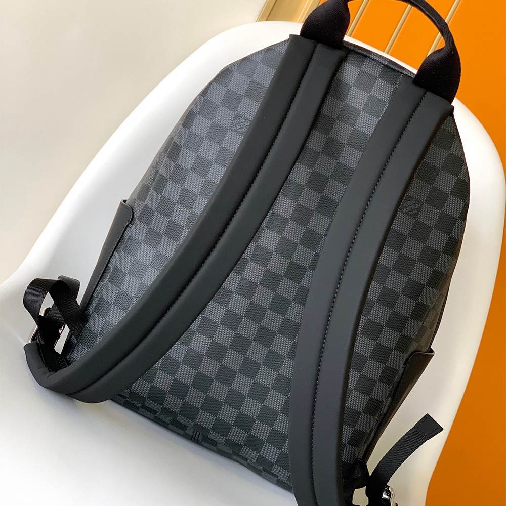 Louis Vuitton Discovery PM