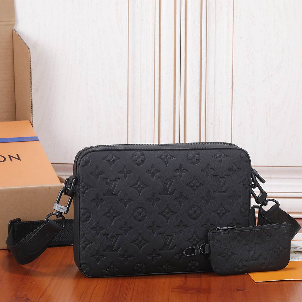 Louis Vuitton Trio Messenger