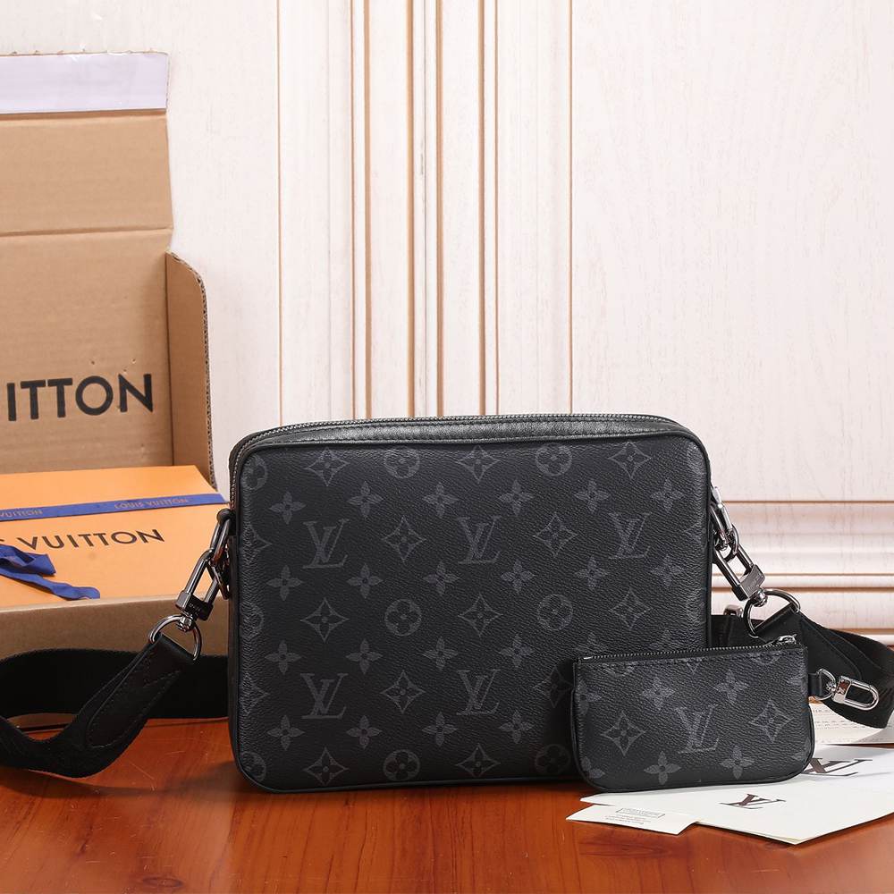 Louis Vuitton Trio Messenger