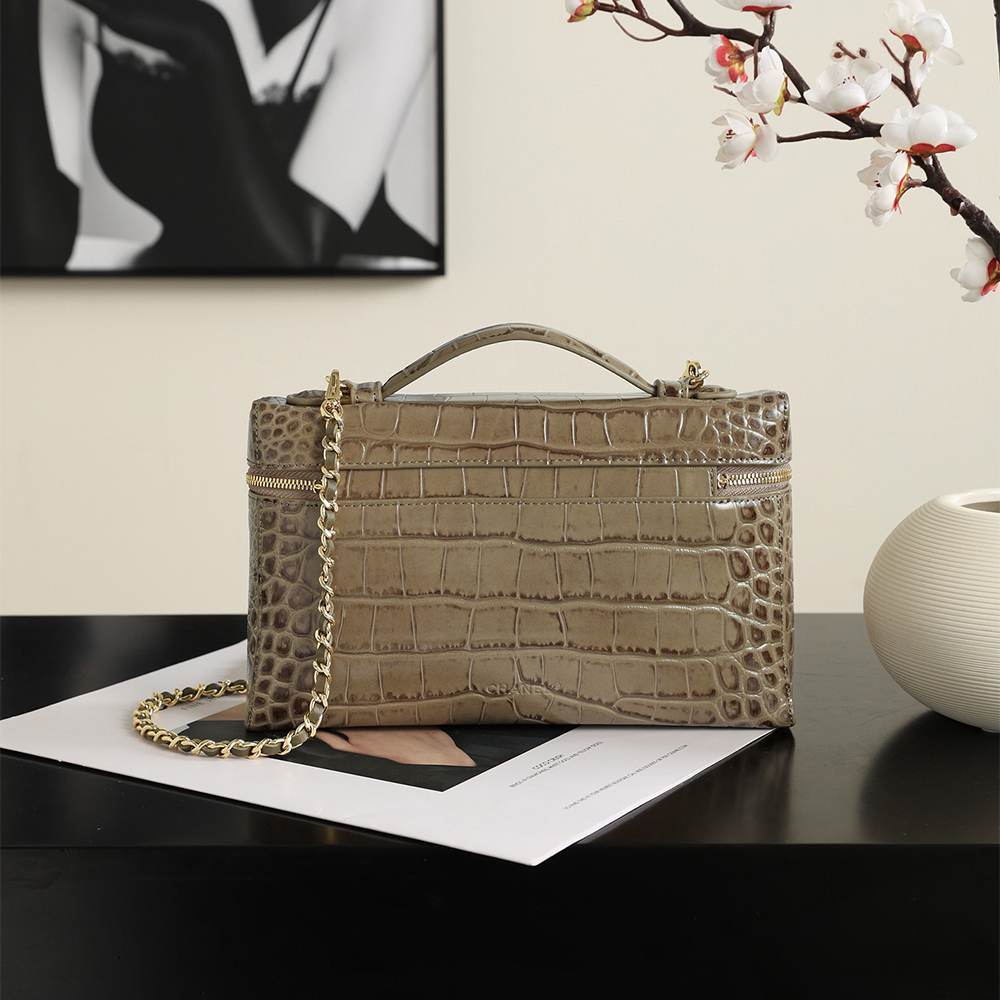 Chanel Large Vanity Crocco