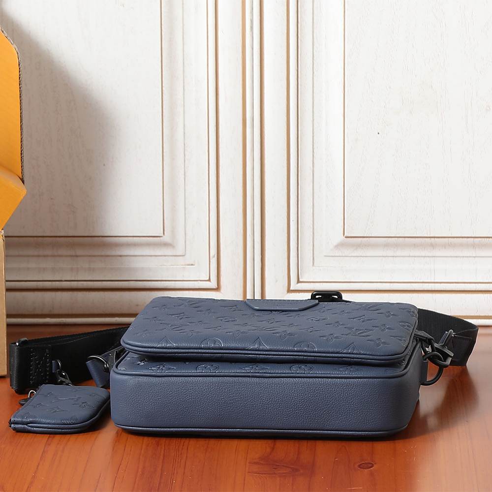 Louis Vuitton Trio Messenger