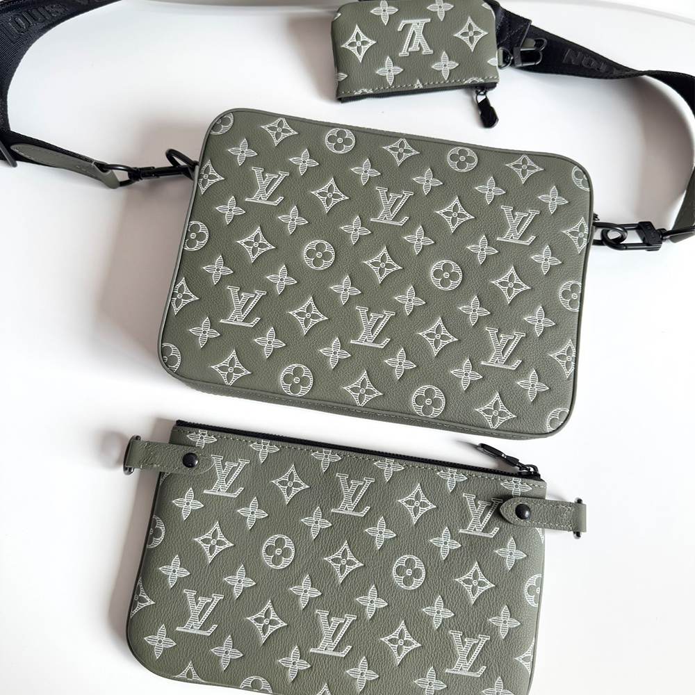 Louis Vuitton Trio Messenger