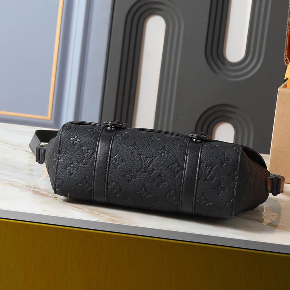 Louis Vuitton Christopher Messenger