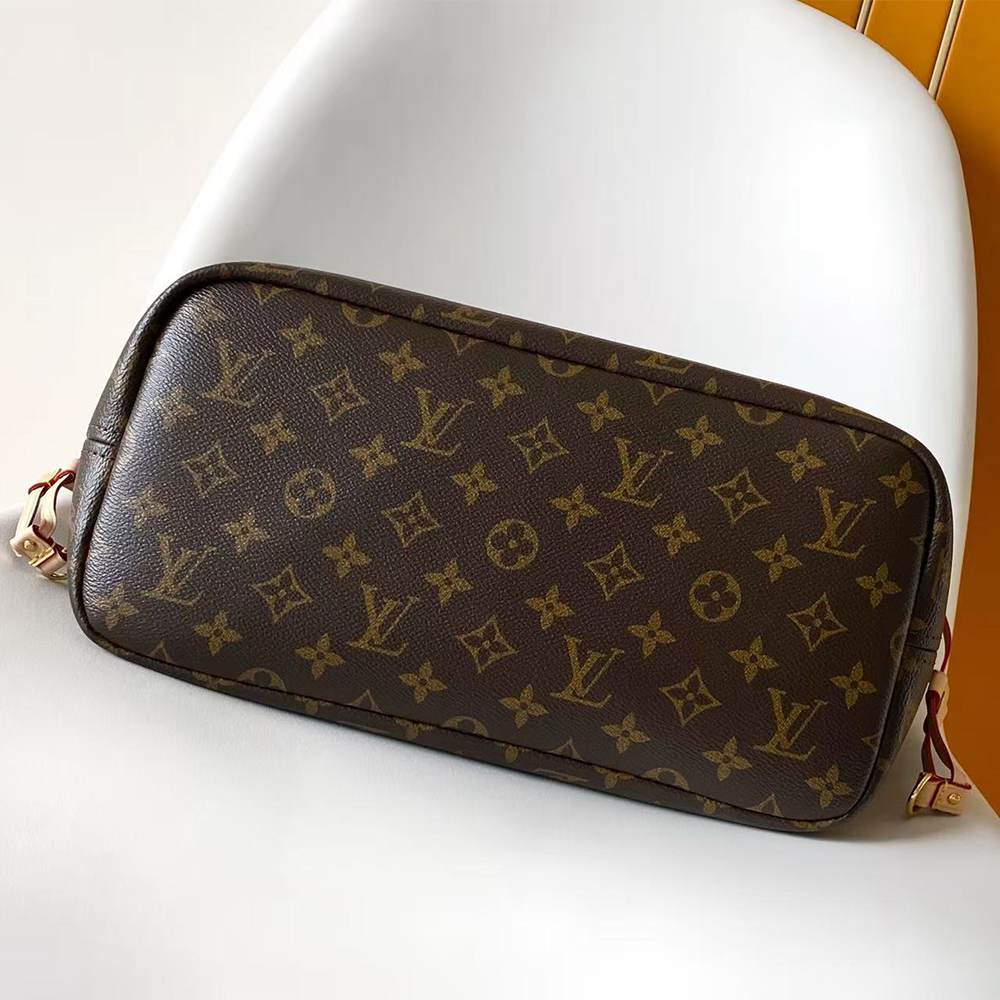 Louis Vuitton Neverwoof