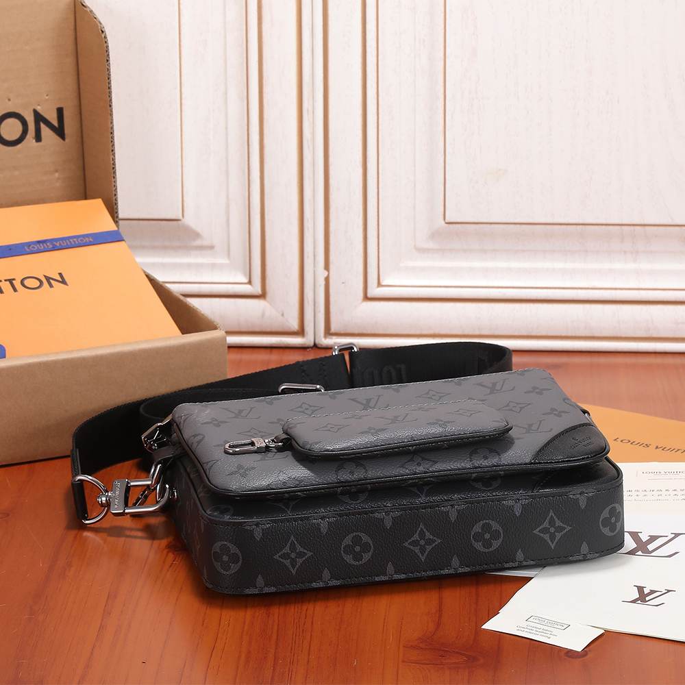 Louis Vuitton Trio Messenger