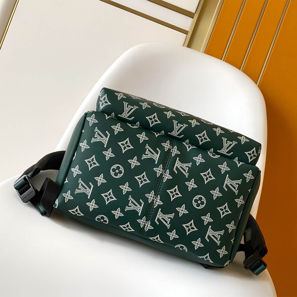 Louis Vuitton Discovery PM