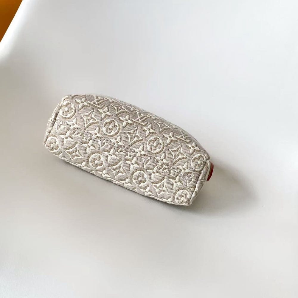 Louis Vuitton Pochette Hills