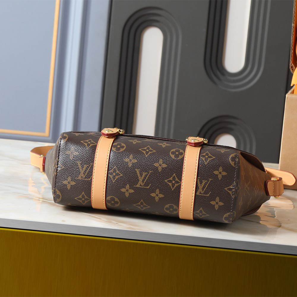 Louis Vuitton Christopher Messenger
