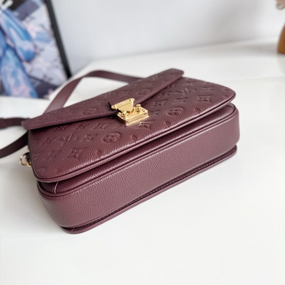 Louis Vuitton Pochette Métis