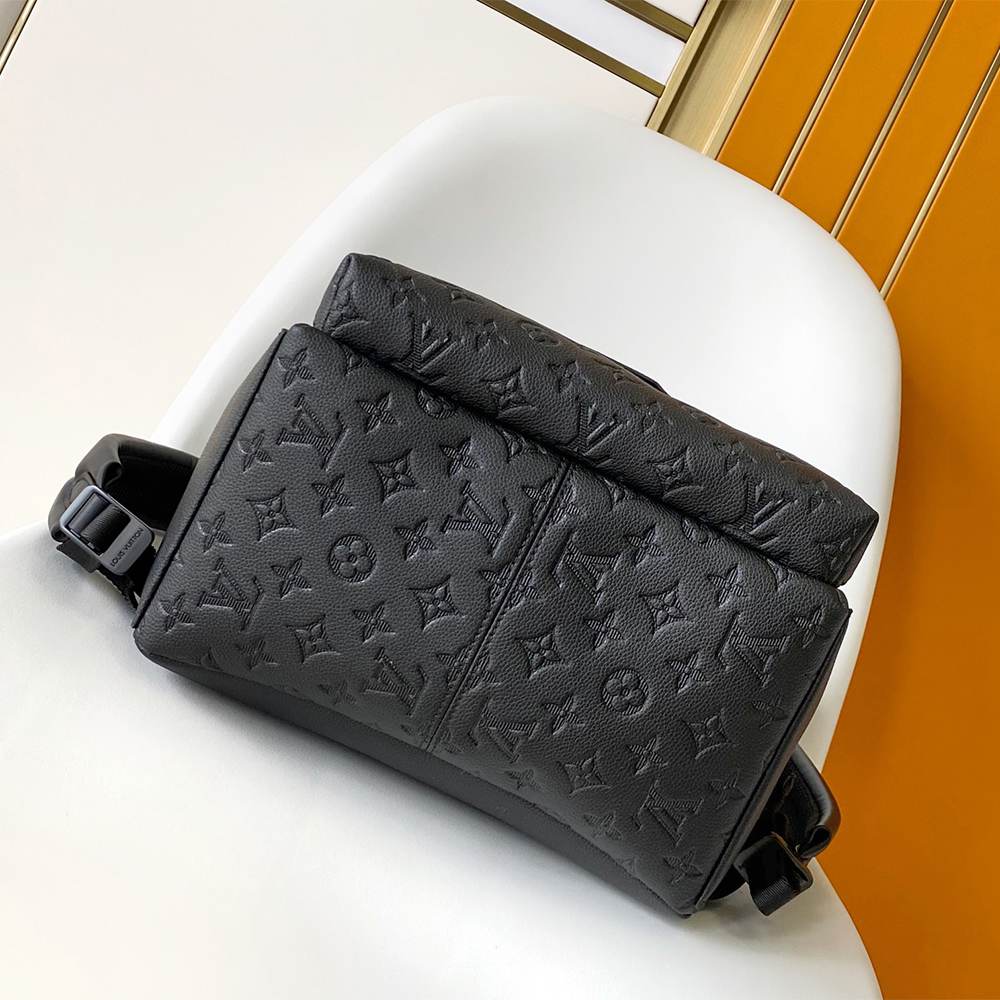 Louis Vuitton Discovery PM