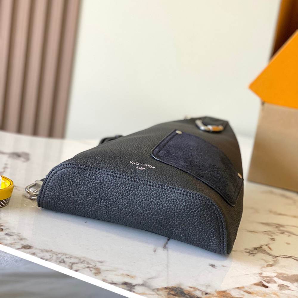 Louis Vuitton Delta Slingbag