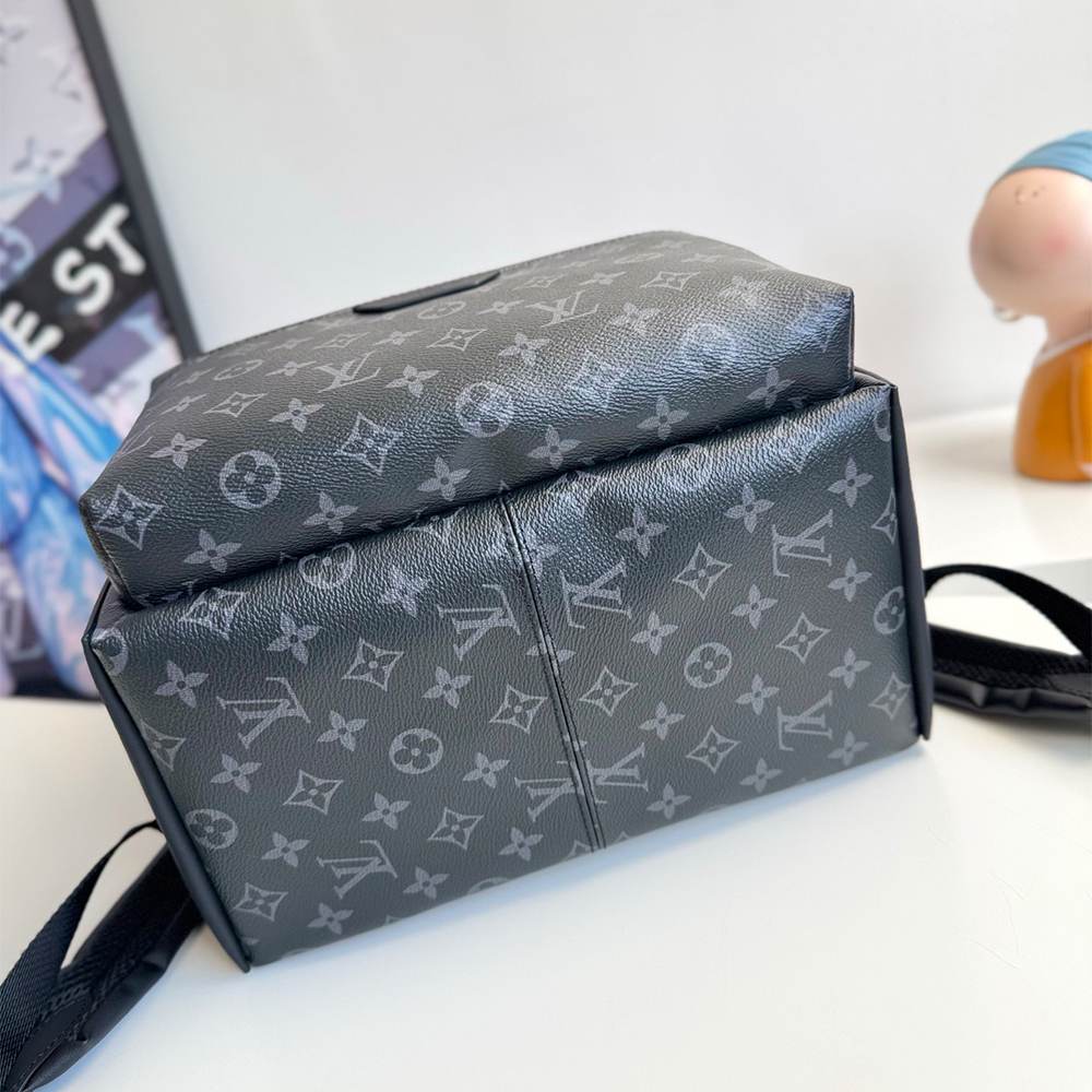 Louis Vuitton Discovery MM
