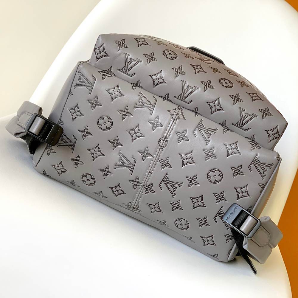 Louis Vuitton Discovery PM
