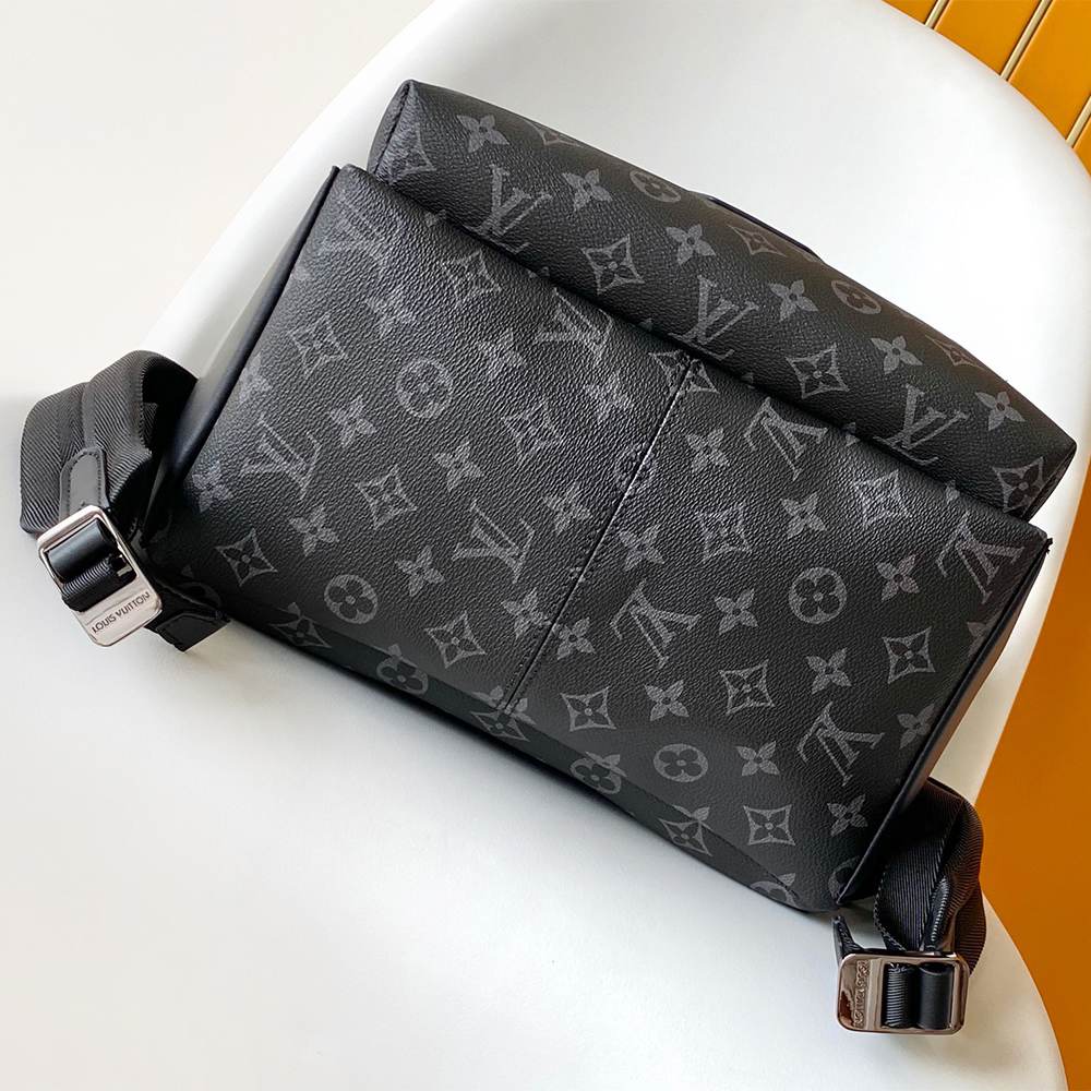 Louis Vuitton Discovery PM
